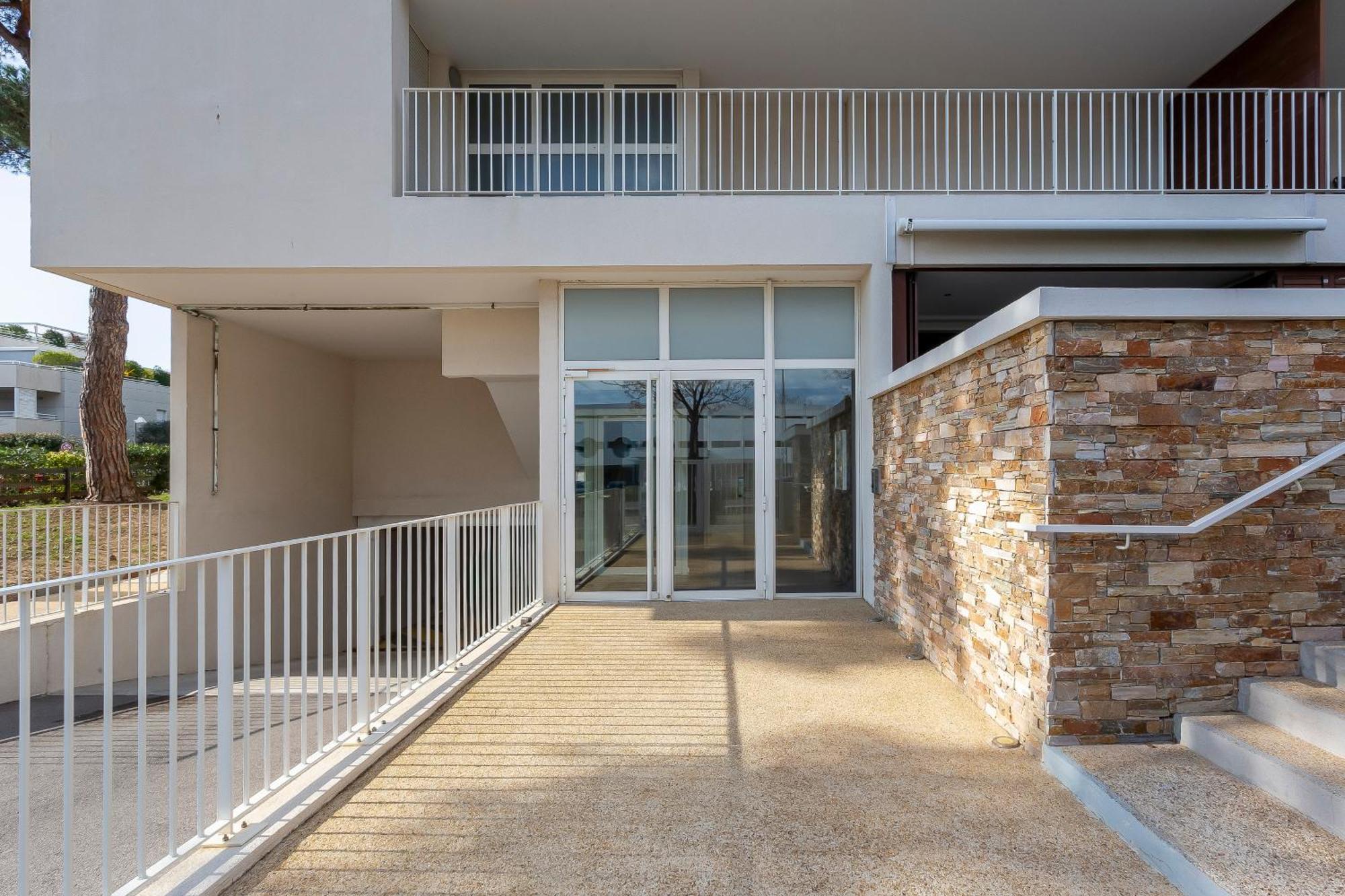 Chez Martin - Spacieux Appartement Climatise Proche De La Plage La Grande-Motte Esterno foto